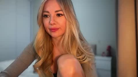 NensySafrons online show from April 2026 12:10:01 PM