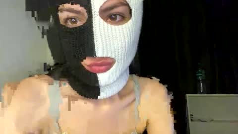 Fieryblow online show from May 2026 12:28:02 AM