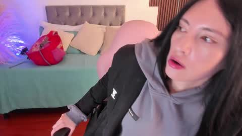 Sarah  online show from February 2026 02:04:02 AM