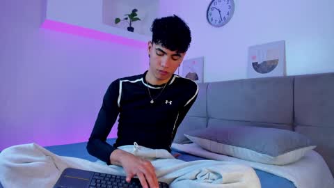  NeoRaptis  jhonatan  online show from January 2025 08:21:01 PM