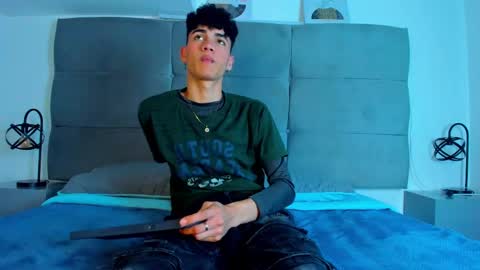  NeoRaptis  jhonatan  online show from February 2025 08:48:02 PM