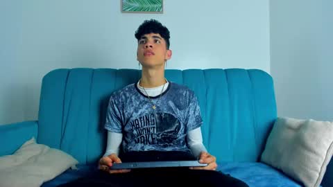  NeoRaptis  jhonatan  online show from February 2025 08:52:02 PM