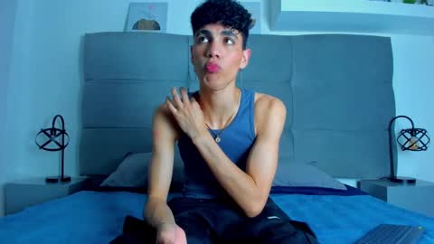  NeoRaptis  jhonatan  online show from February 2025 09:13:02 PM