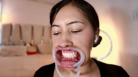 Helena    Every Friday new video for my fan club loves  online show from January 2025 07:00:02 PM