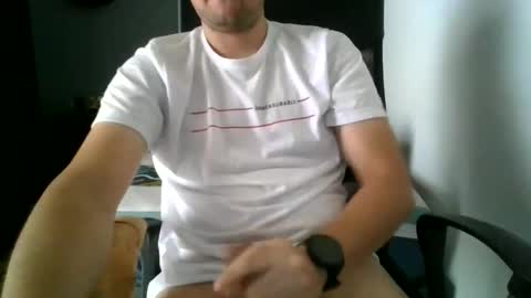 Snapshot of nerdxxx94 chatting on June 2026 04:44:01 PM MrBull online show from June 2026 04:44:01 PM