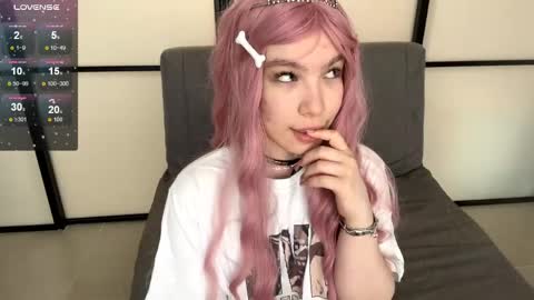 Snapshot of nerissadeloria chatting on April 2026 08:15:01 AM Lori online show from April 2026 08:15:01 AM