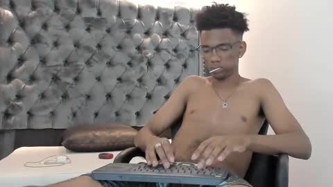 Snapshot of nero_reyd chatting on September 2025 07:48:01 PM Nero online show from September 2025 07:48:01 PM