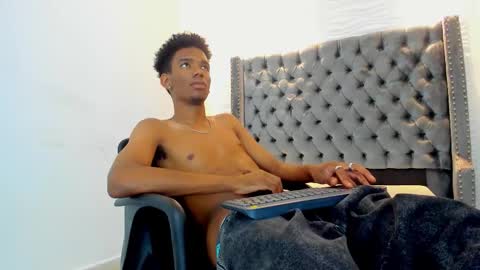 Snapshot of nero_reyd chatting on October 2025 07:36:02 PM Nero online show from October 2025 07:36:02 PM