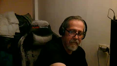 Snapshot of neron401 chatting on April 2026 02:01:01 AM neron401 online show from April 2026 02:01:01 AM