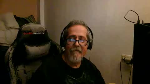 Snapshot of neron401 chatting on April 2026 12:37:01 AM neron401 online show from April 2026 12:37:01 AM