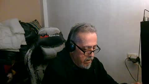 Snapshot of neron401 chatting on April 2026 08:33:01 PM neron401 online show from April 2026 08:33:01 PM