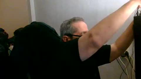 Snapshot of neron401 chatting on May 2026 11:33:02 PM neron401 online show from May 2026 11:33:02 PM