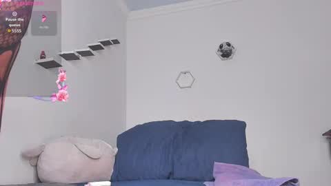 Snapshot of nesferet_sanz chatting on September 2025 08:12:02 PM Aleja online show from September 2025 08:12:02 PM