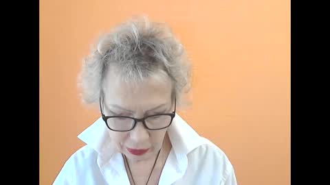 NessyJenixs online show from October 2025 08:13:01 AM