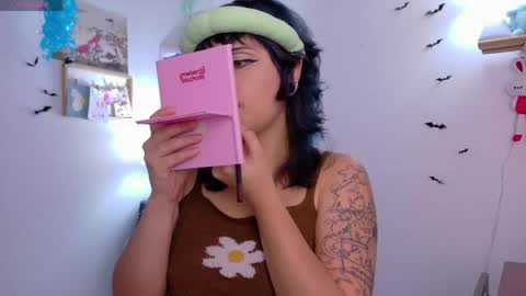 Snapshot of neurotic_witch chatting on April 2026 09:54:01 AM Mar online show from April 2026 09:54:01 AM