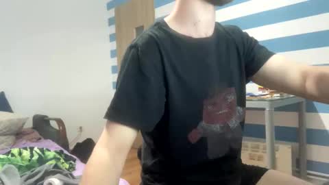 Snapshot of neverland966 chatting on March 2026 11:44:01 PM Mark online show from March 2026 11:44:01 PM