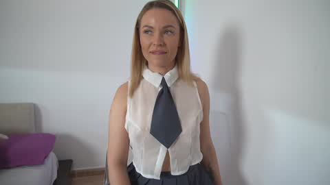 Snapshot of new_dee chatting on January 2026 12:08:02 PM new dee online show from January 2026 12:08:02 PM