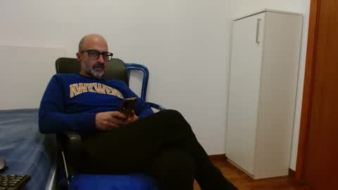 Snapshot of new_simi_74 chatting on October 2025 08:35:01 AM simi online show from October 2025 08:35:01 AM