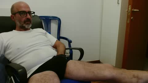 Snapshot of new_simi_74 chatting on October 2025 06:08:01 PM simi online show from October 2025 06:08:01 PM