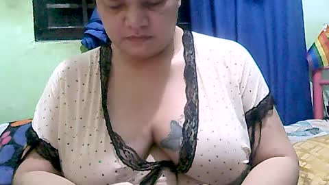 Snapshot of new_taboo_fetishqueen chatting on June 2026 02:41:01 PM mariapaula online show from June 2026 02:41:01 PM