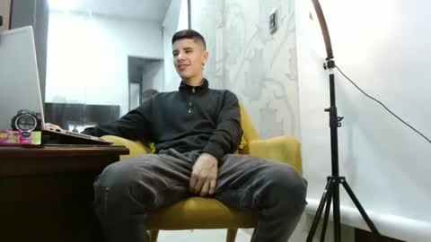 newlatino1 online show from October 2025 05:59:02 AM