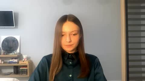 Agne online show from November 2025 01:10:02 PM