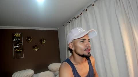 Snapshot of neyder_sanz chatting on February 2026 12:01:02 PM NEYDER online show from February 2026 12:01:02 PM