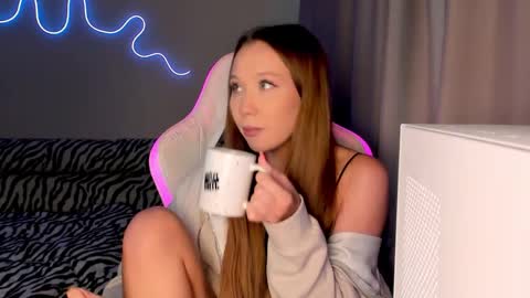 Mina online show from September 2025 02:18:02 PM