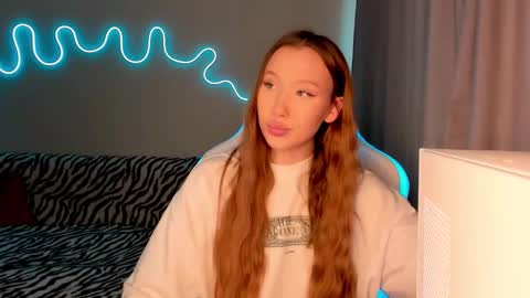 Mina online show from September 2025 12:21:01 PM