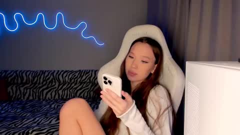 Mina online show from November 2025 01:21:02 PM