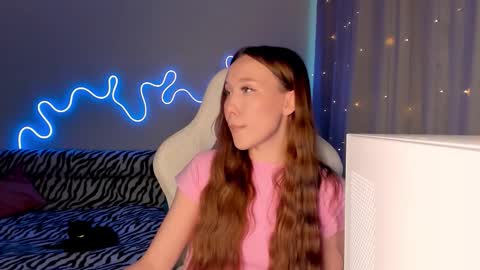 Mina online show from December 2025 10:53:02 AM