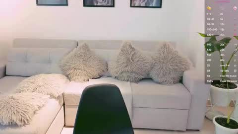   online show from October 2025 06:05:02 PM