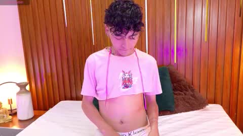 Nico  online show from November 2025 12:05:02 PM