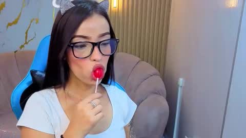 Snapshot of nhoa_b chatting on March 2026 08:04:01 PM nhoa_b online show from March 2026 08:04:01 PM