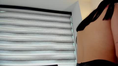 laura  online show from January 2025 05:16:01 PM