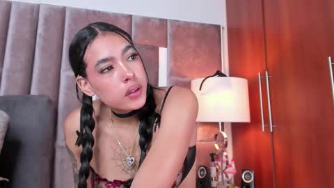 Snapshot of nia_bunny chatting on March 2026 02:17:01 PM Nia online show from March 2026 02:17:01 PM