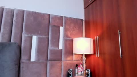 Snapshot of nia_bunny chatting on April 2026 01:34:01 PM Nia online show from April 2026 01:34:01 PM