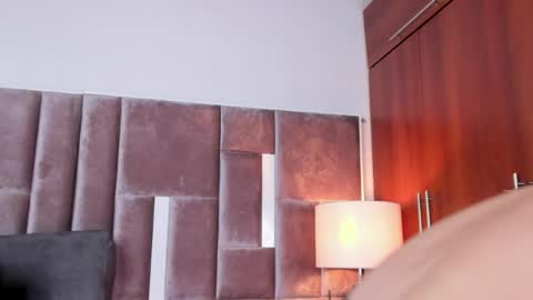 Snapshot of nia_bunny chatting on April 2026 01:56:02 PM Nia online show from April 2026 01:56:02 PM