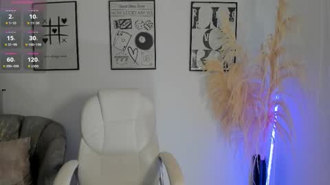 Nia online show from October 2025 12:59:01 PM