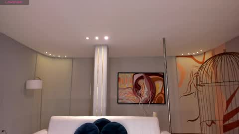 Snapshot of niaholland chatting on April 2026 08:09:01 PM SQUIRTER DOLL online show from April 2026 08:09:01 PM