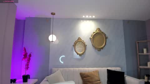 Snapshot of niaholland chatting on April 2026 07:41:01 PM SQUIRTER DOLL online show from April 2026 07:41:01 PM