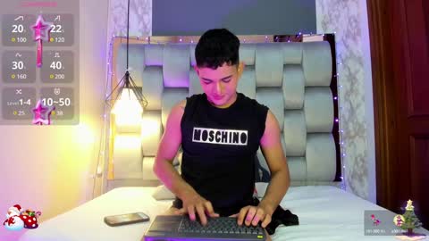 Snapshot of niall_falcon chatting on December 2024 01:22:02 PM Niall online show from December 2024 01:22:02 PM