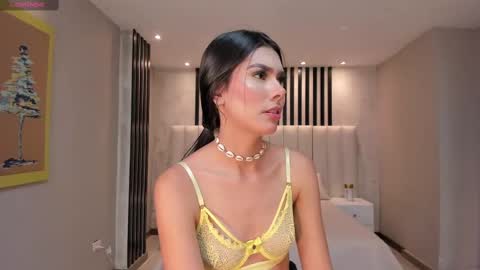 Snapshot of niasalvatore chatting on February 2025 07:37:02 PM Call me Nia online show from February 2025 07:37:02 PM