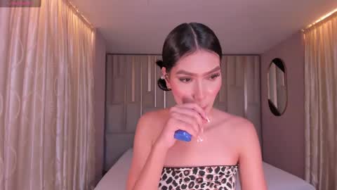 Snapshot of niasalvatore chatting on March 2025 07:43:02 PM Call me Nia online show from March 2025 07:43:02 PM