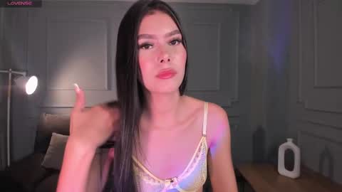 Snapshot of niasalvatore chatting on March 2025 10:15:02 PM Call me Nia online show from March 2025 10:15:02 PM