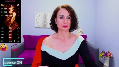 niasmithh online show from November 2025 01:55:02 PM