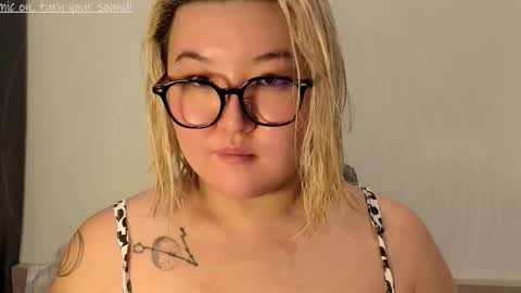 Kim online show from November 2025 02:23:01 PM