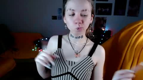 nica_kawaii online show from May 2026 07:27:02 AM