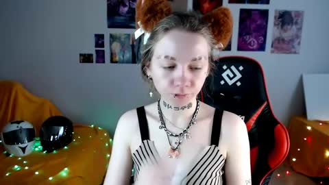 nica_kawaii online show from May 2026 12:23:02 PM