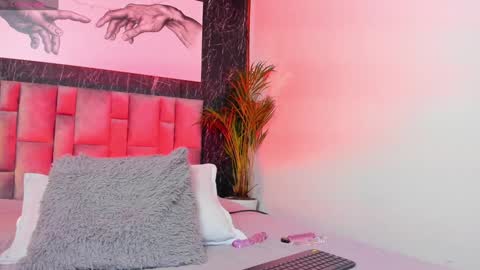 Snapshot of nicelle_carson chatting on February 2025 03:07:01 PM Nicolle online show from February 2025 03:07:01 PM